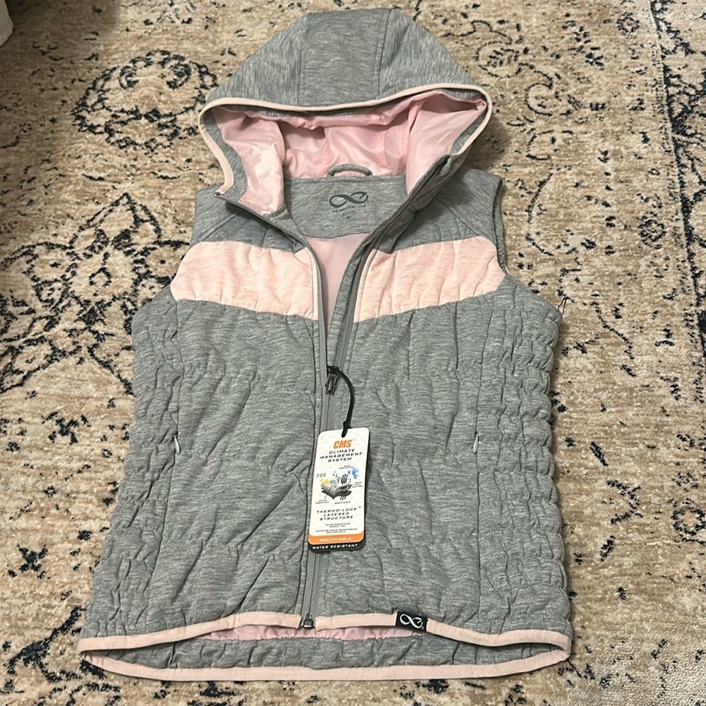 Be Boundless lightweight puffer vest with hood M